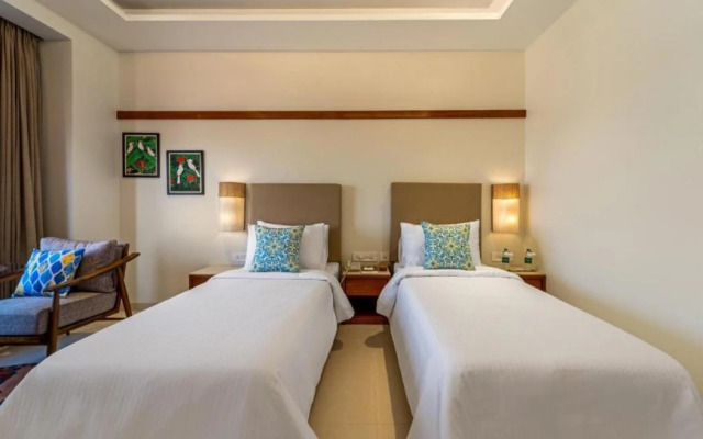 Shyama Sarovar Portico