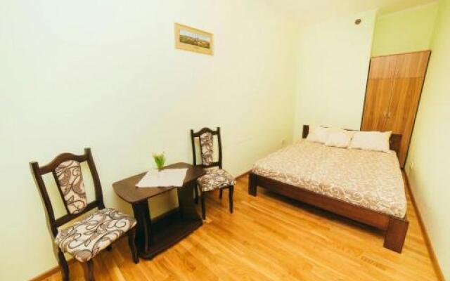 Apartment on brativ Rohatyntsiv 3