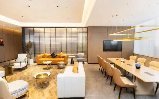 Homeinn Plus Hotel (Chengdu Panda Base Longtan Temple Subway Station)