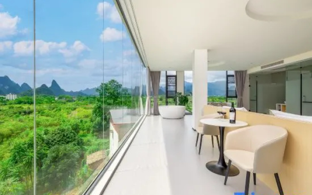 Yintianju Panoramic Light Luxury Hotel (Xingping Ancient Town)