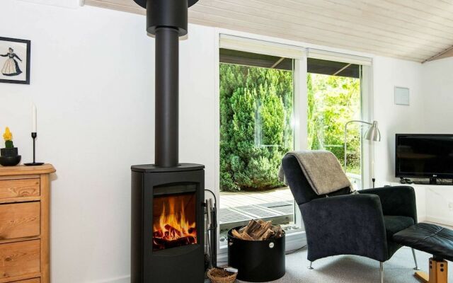 6 Person Holiday Home in Glesborg