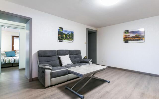 Majestic Holiday Home in Neubois with Private Pool