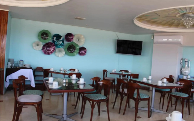 Hotel Playa Marina