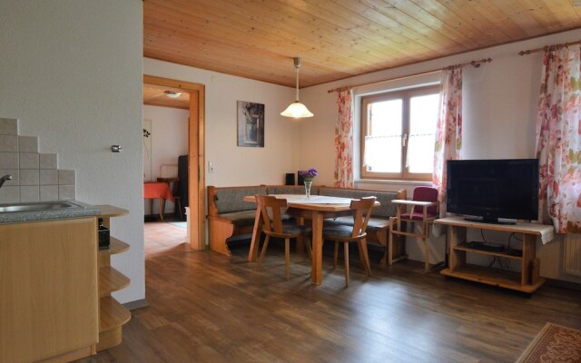 Spacious Apartment With Garden in Bürserberg