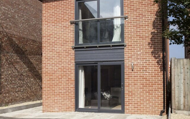 Saracens Courtyard Apartments