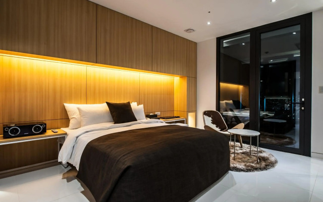 SR Hotel Sadang
