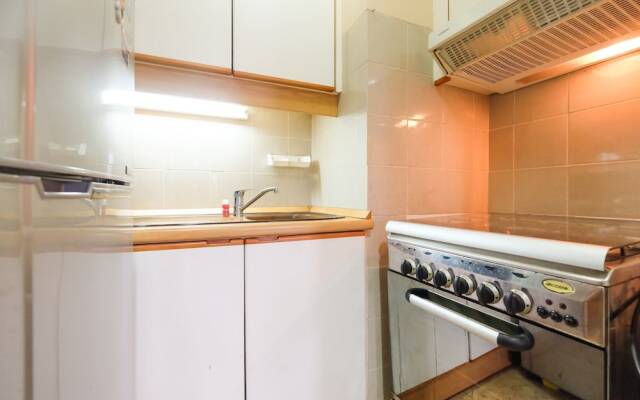 Classic Studio Park Royale Apartment Near Sudirman