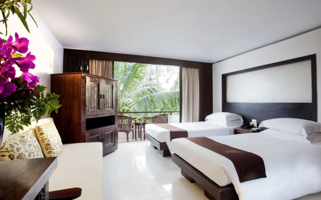 Safari Beach Hotel