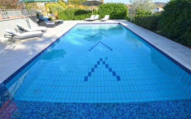 Calm Countryside Rovinj Manor With Pool