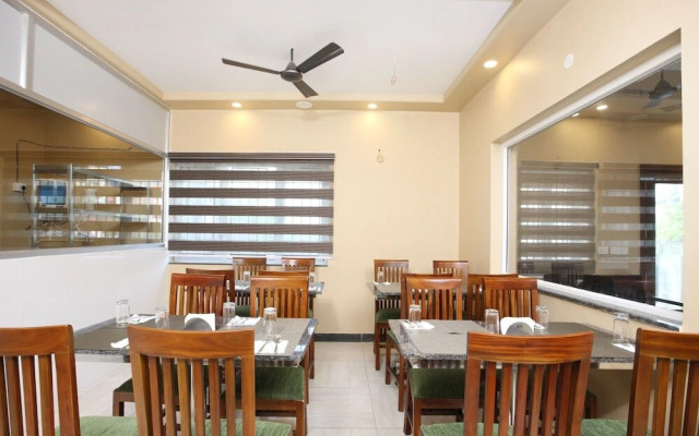 Hotel Ashvattha By OYO Rooms
