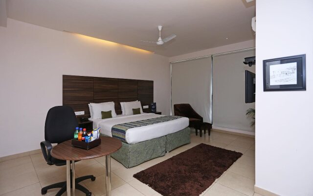 OYO 7386 The Oasis Hotel