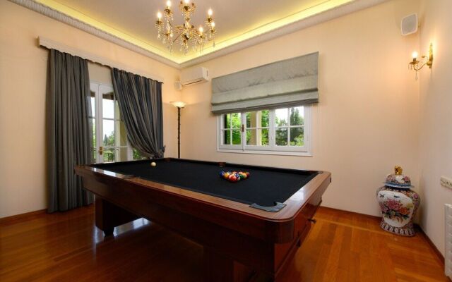 Grand Villa Roubana
