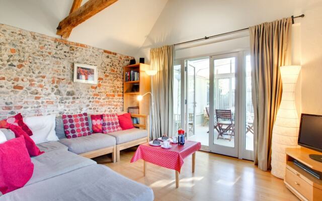 Traditional Holiday Home in Briston With Garden