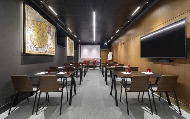 Radisson Red Tbilisi