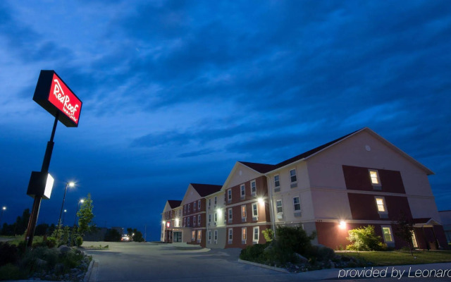 Red Roof Inn & Suites Dickinson