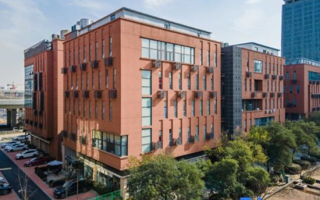 Wuhan Bilang Jia Hotel (Optics Valley Financial Gangbei Subway Station)