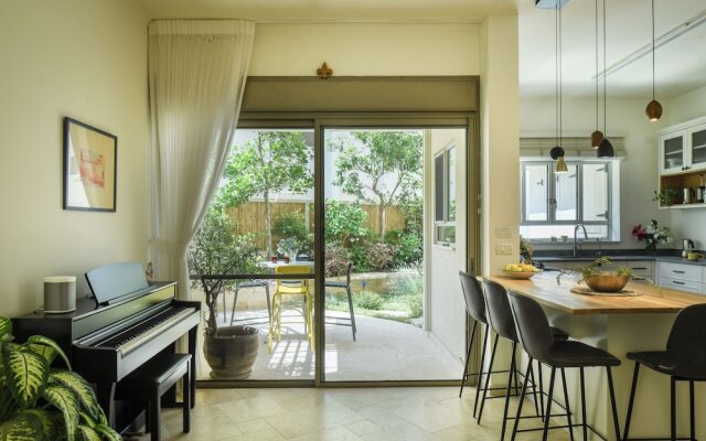 Coastline Family Triplex by Sea N' Rent
