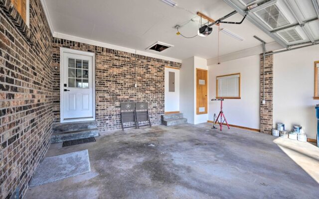 Chic Bentonville Home ~ 1 Mi From Downtown!