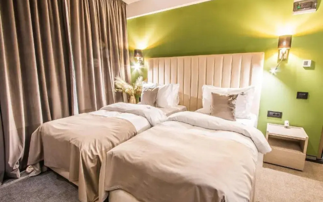 Central Carol APARTHOTEL