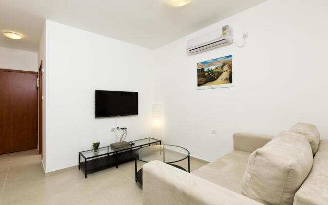 Home4Trip Bat Yam