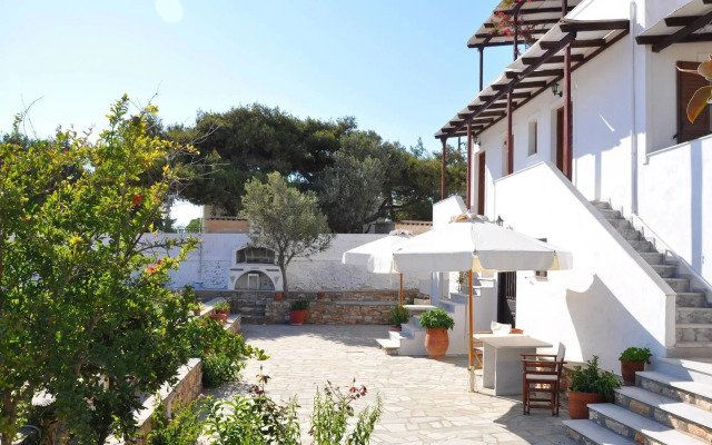 Michalis Apartments near the beaches with sea view