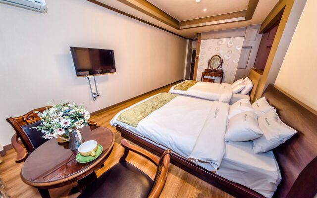 Sky Leaders Hotel