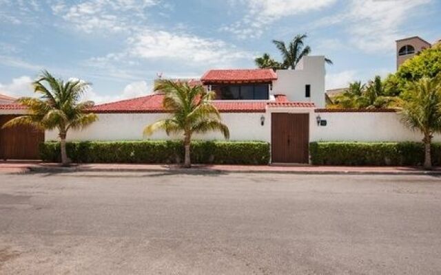 Stella Maris Three Bedroom Villa