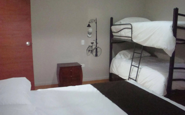 Hostal Urban Inn - Hostel