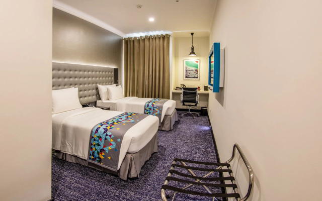 Fairway Colombo - Sri Lanka's First Hotel With Robot Technology