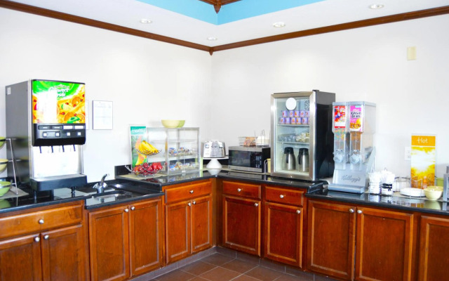 Quality Inn Coralville - Iowa River Landing