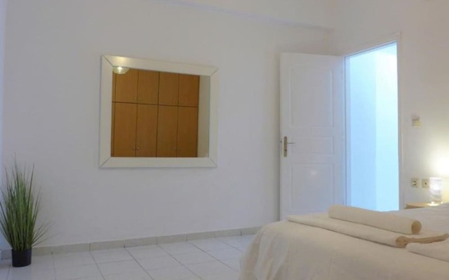 "kalamaki Plaza Apartments \"ptero\""