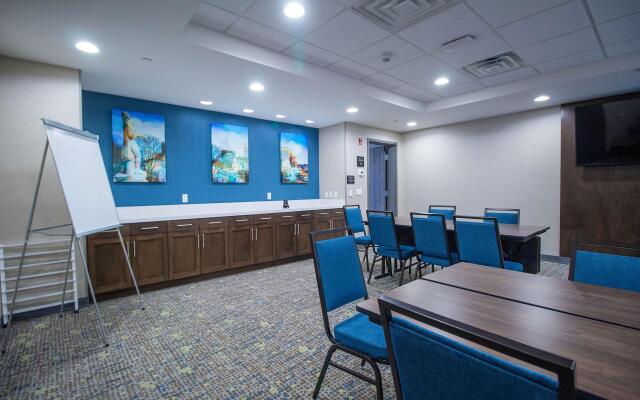 Hampton Inn & Suites North Attleboro