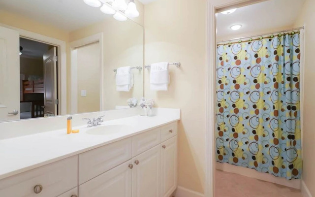 Harbor Landing B0402