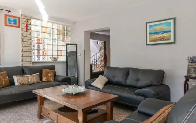 Adalene Comfortable Holiday Residence