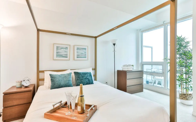 Vibrant Urban Condo 2Bed 2Bath