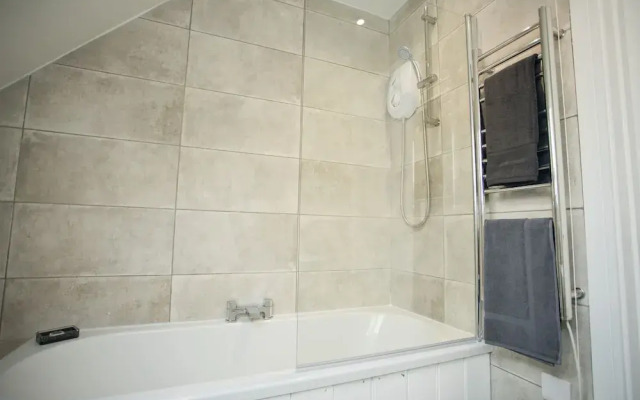 2br-central-15minwalktobeach-freeparking-wifi