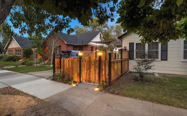 1 Mi to Riverwalk: Downtown Reno Studio w/ Patio!