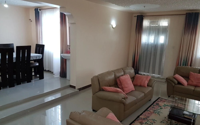 Maggys Airport Guest House - Hostel