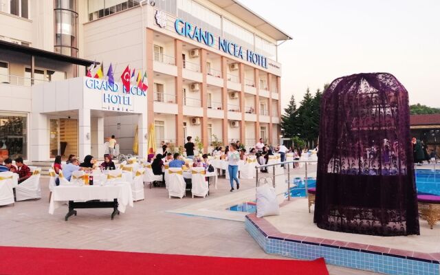 Grand Nicea Hotel