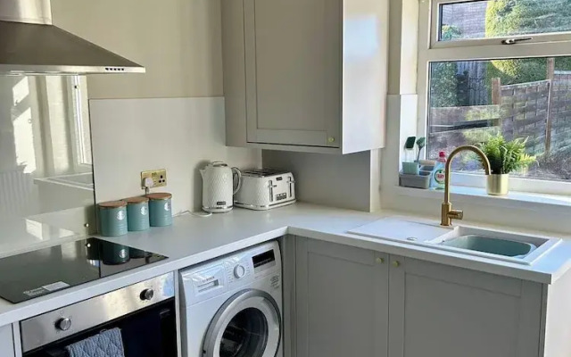 Peak District - 2 Beds - Sleeps 4 - Pet Friendly
