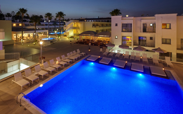 Melpo Antia Hotel & Suites