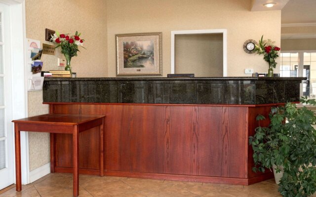 Ramada by Wyndham Moses Lake