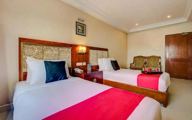 Metro Grand Hotel
