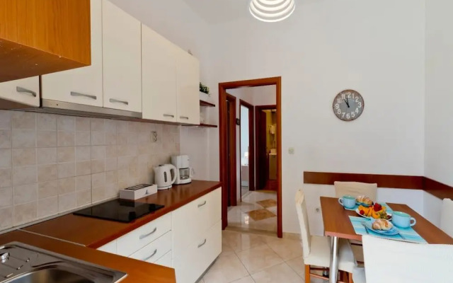 Ina2 - Modern and Cosy - A2