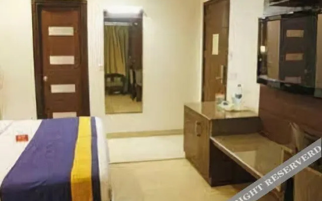 OYO Premium Safdarjung