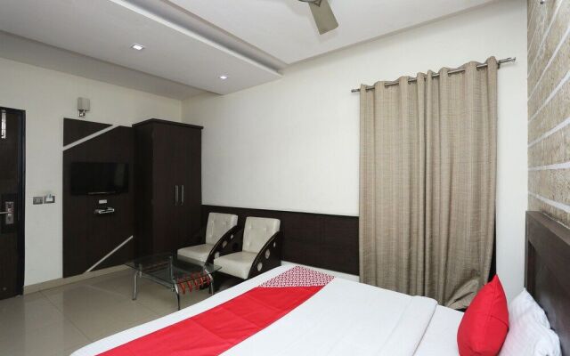 Hotel Galaxy by OYO Rooms