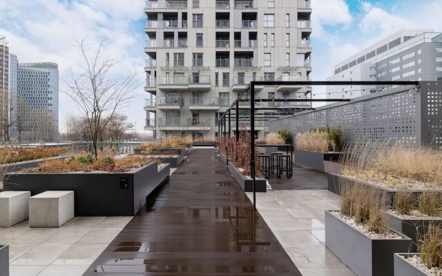 Apartment With Large Balcony by Renters