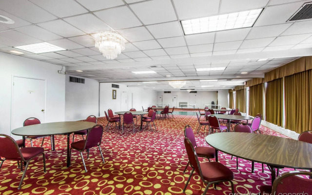 Motel 6 Opelika, AL