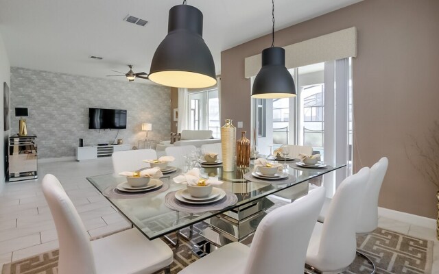 Storey Lake - 4725 Sleepy Hollow Drive