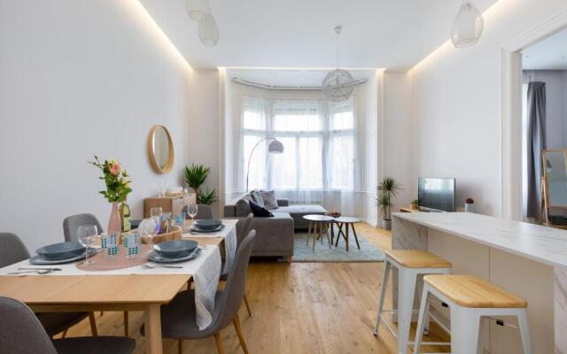 Designer Dream Home In The Center w 2BR/2Bath